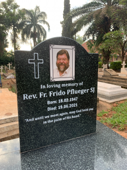  Pater Frido Pflüger SJ  ist in Kampala/Uganda verstorben
